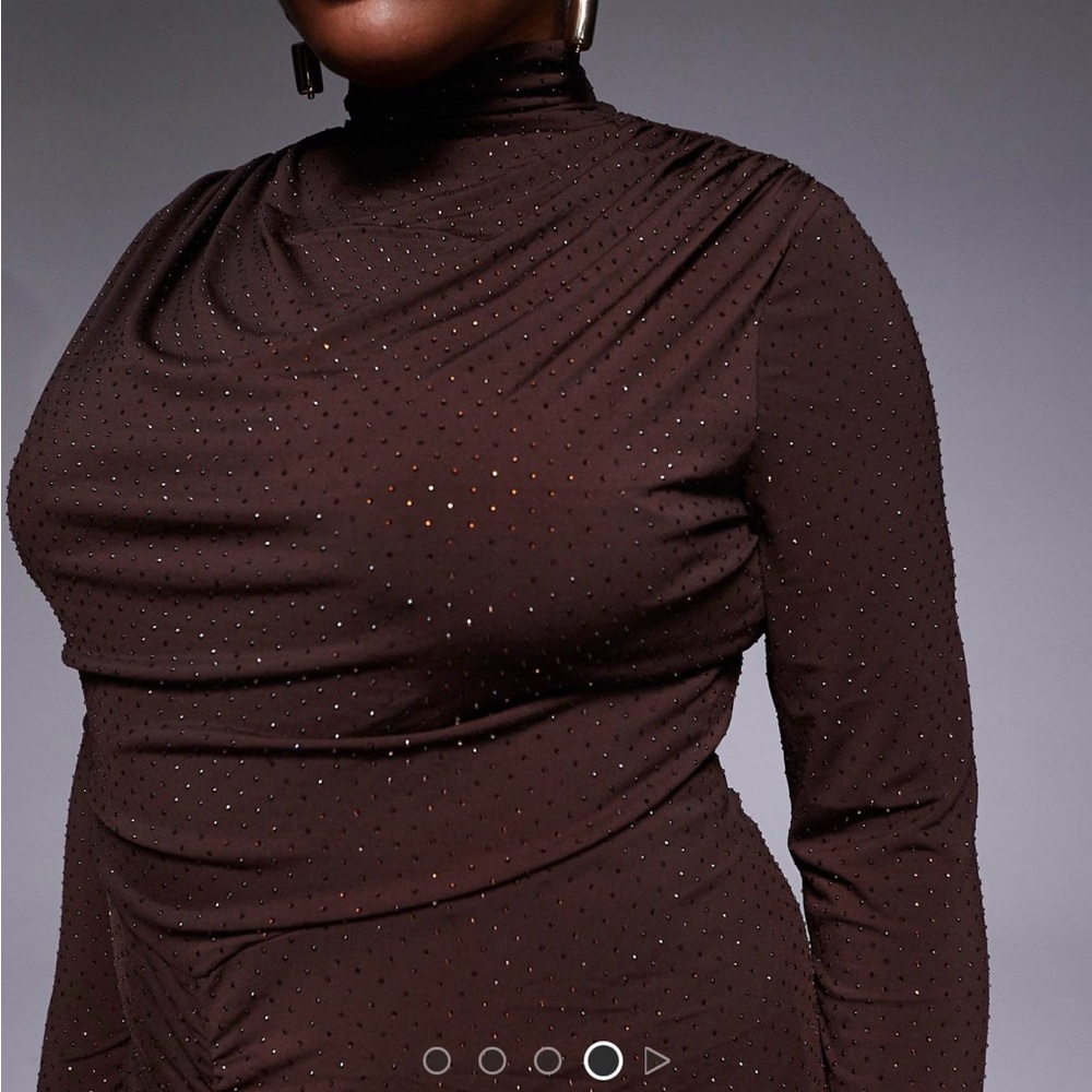 • MOVING SALE •
Elegant Brown Evening Gown - Picture 3 of 3